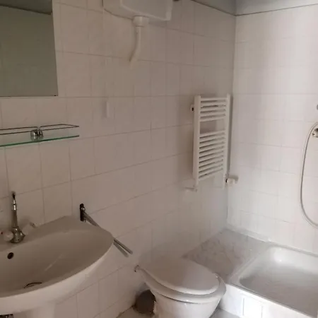 Parti Setany Vendeghaz * Balatonkenese