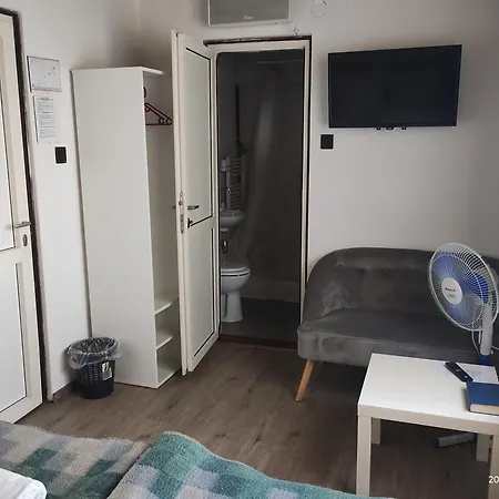 Parti Setany Vendeghaz בית הארחה באלאטונקנשה