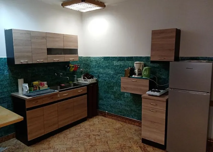 Parti Setany Vendeghaz באלאטונקנשה